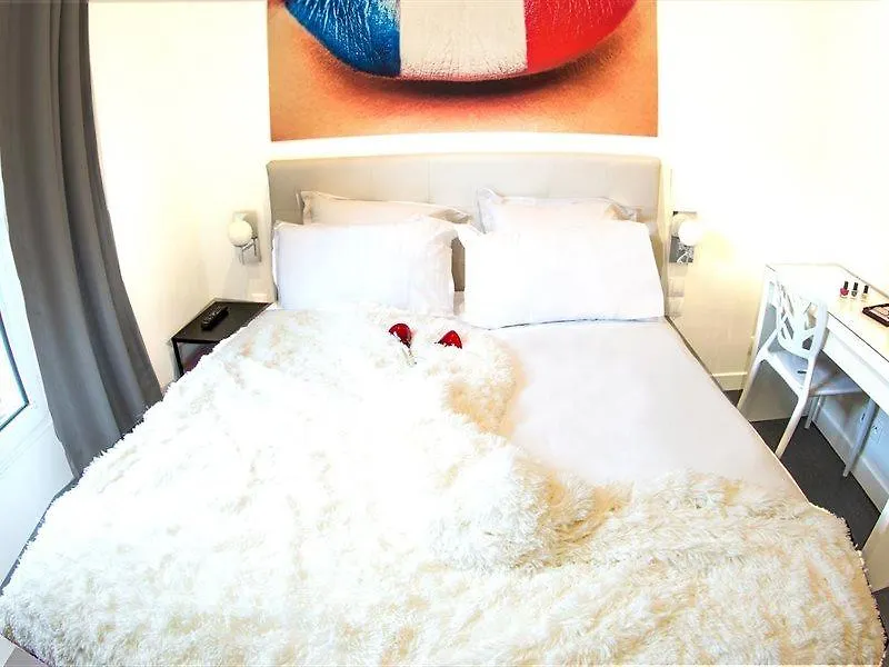 Le Glam'S Hotel Paris 3*,